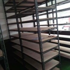 PLYWOOD CAPACITY - 200kg Per Layer