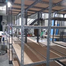 PLYWOOD CAPACITY - 200kg Per Layer