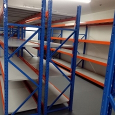 STEEL SHELVES - 500kg