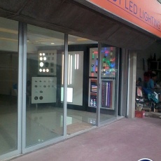 cot led showroom 5 cot led showroom 5