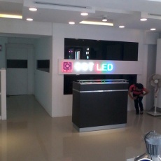 cot led showroom 11 cot led showroom 11